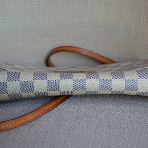 Louis Vuitton Crossbody Favorite MM Damier Azur - Picture 9 of 16